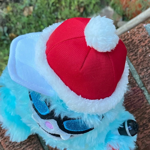 Dan Dee International Officially Licensed Light-up Yeti I Sing "Ice Ice Baby" - Picture 12 of 17